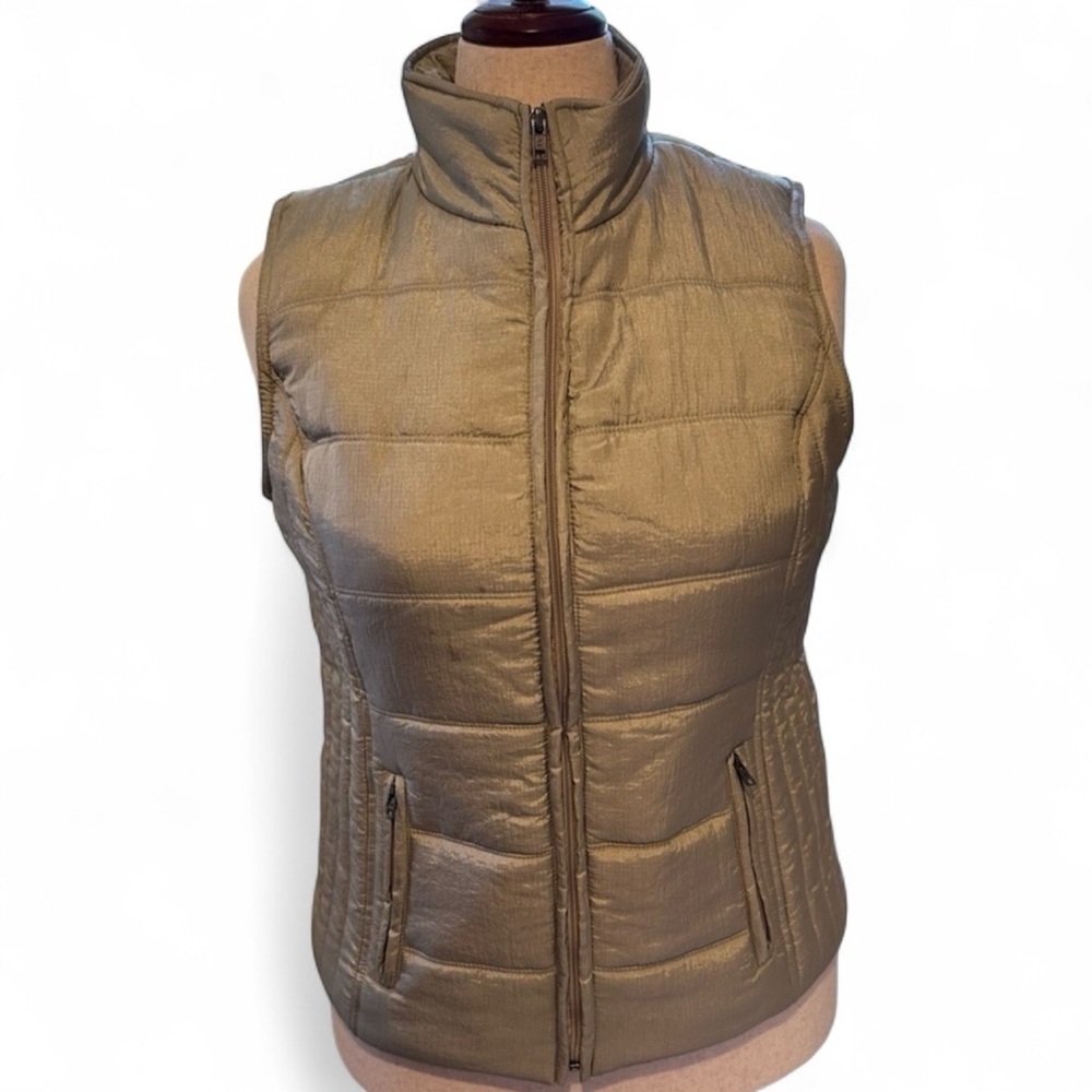 Liz Claiborne size L Sport Puffer Vest Color Gray